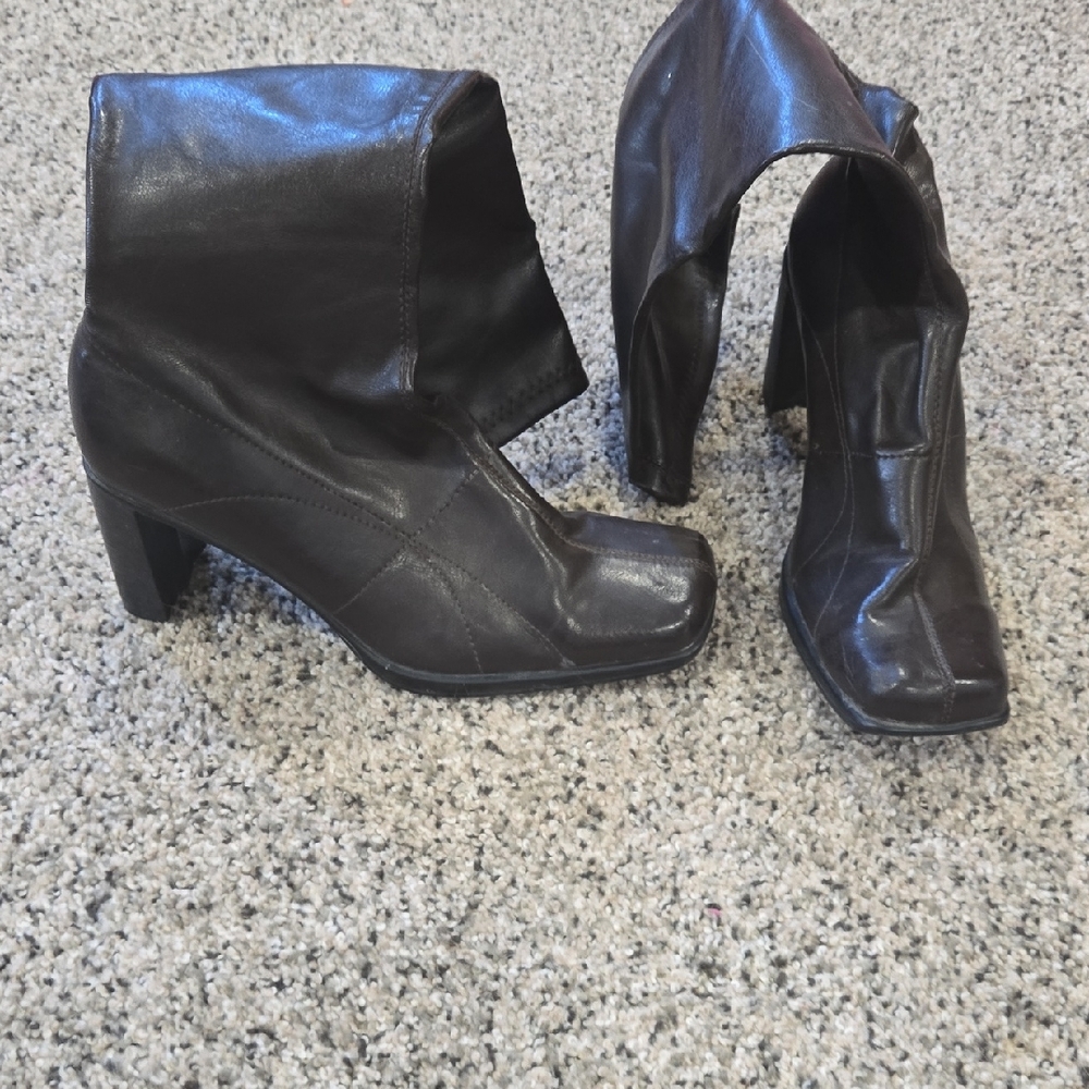 Elegant Brown Knee-High Women's Boots - Picture 2 of 2